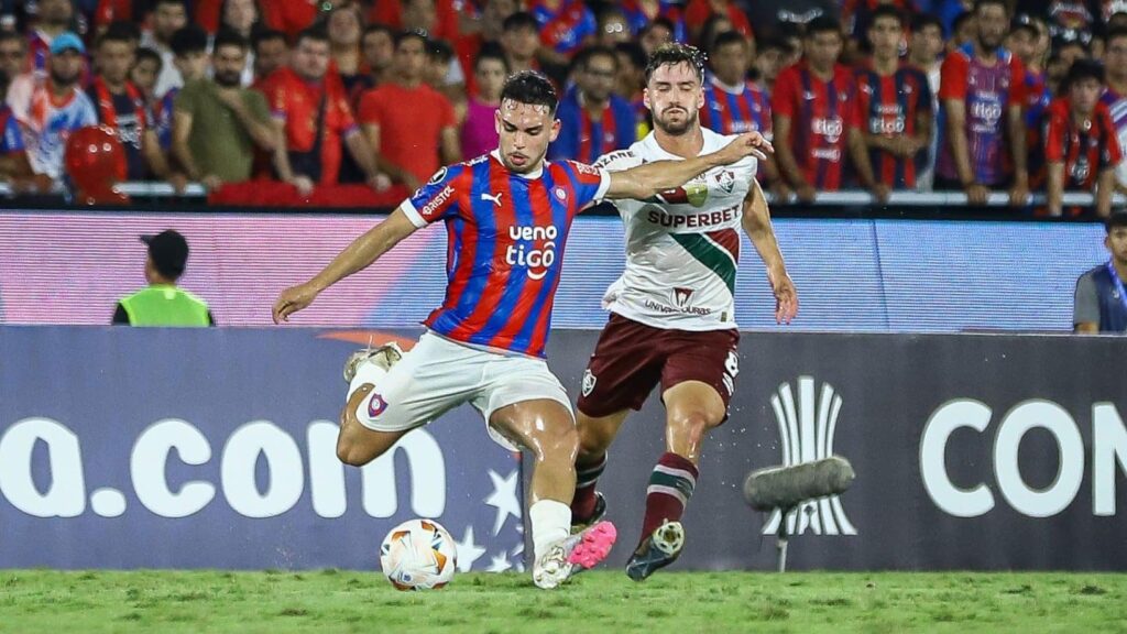 Jogadores do Fluminense criticam gramado posteriormente empate na Libertadores