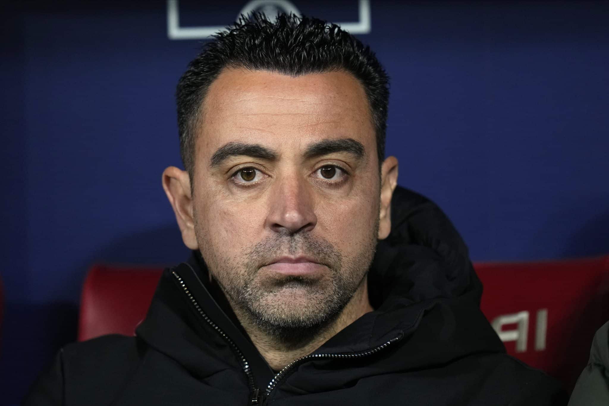 Xavi explica deliberação de permanecer no Barcelona