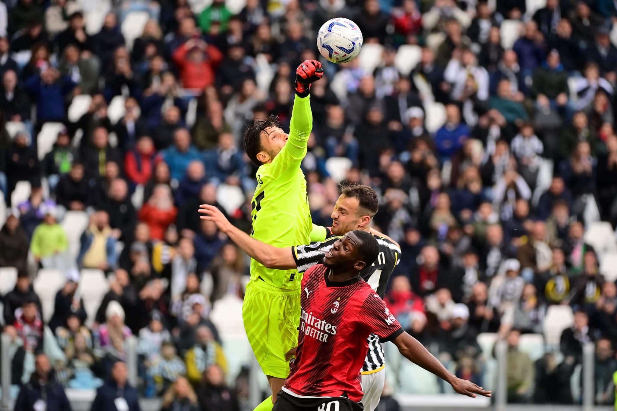 Goleiro suplente salva Milan em empate contra a Juventus, que pode tombar mais na tábua