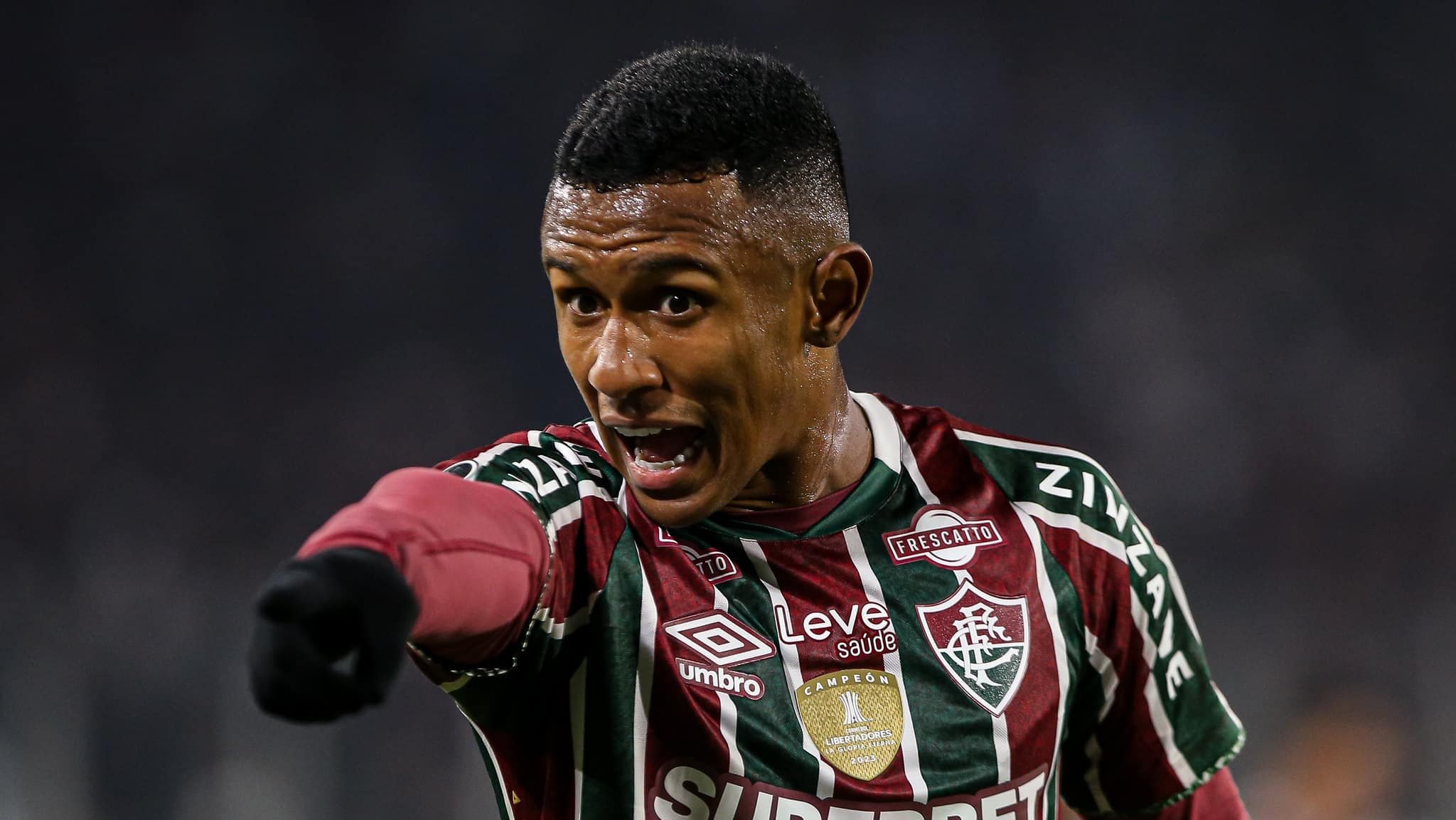 Diniz prepara Fluminense com improviso na lateral e incerteza na zaga