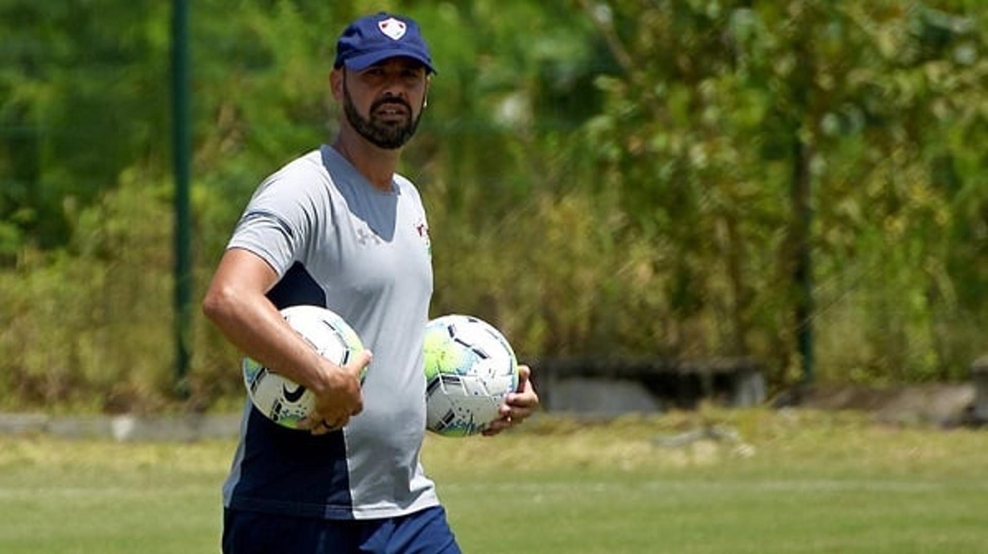 Na cargo em que melhor rende, Dodi terá chances para se cimentar no Grêmio