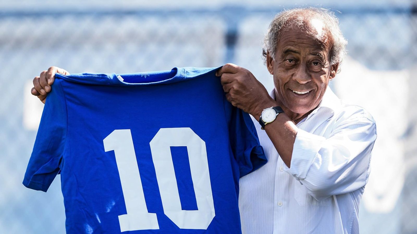 Ídolo do Cruzeiro, Dirceu Lopes é homenageado e opina a respeito de a aproximação de Cássio