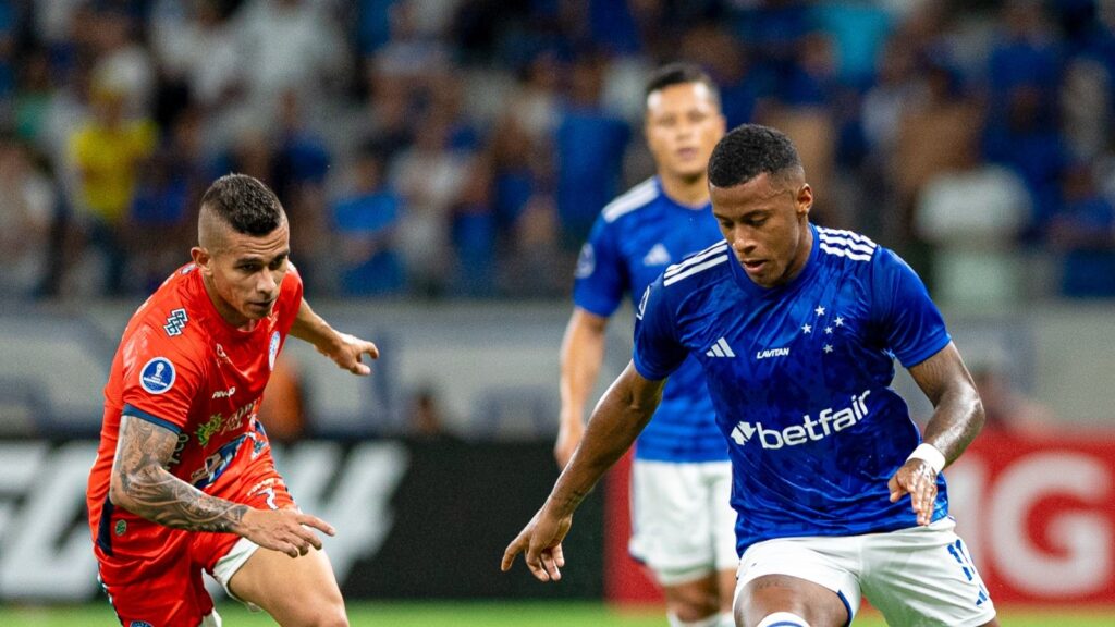 Ameaçado, Cruzeiro enfrenta Alianza FC por sobrevivência na Despensa Meridional-Americana