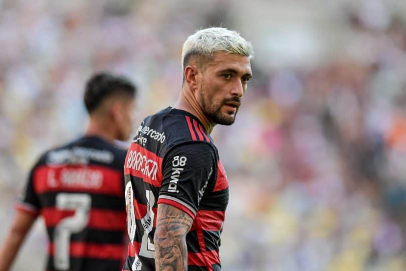 Traço tênue separa preço de escritório para Arrascaeta no Flamengo