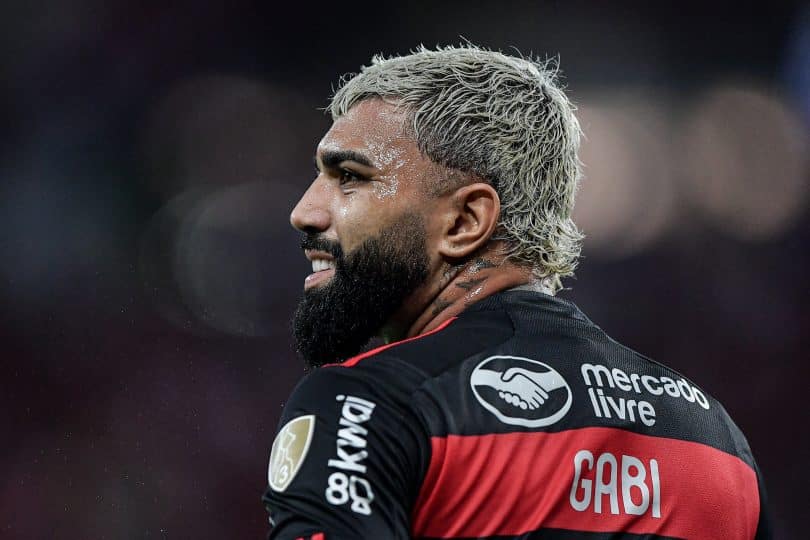 Com retardamento, Gabigol assume desacerto e pede desculpas à mecha do Flamengo