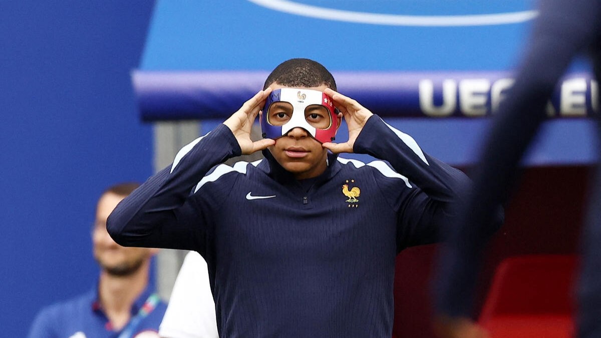 Mbappé treina com socapa e tem chances de defrontar a Holanda