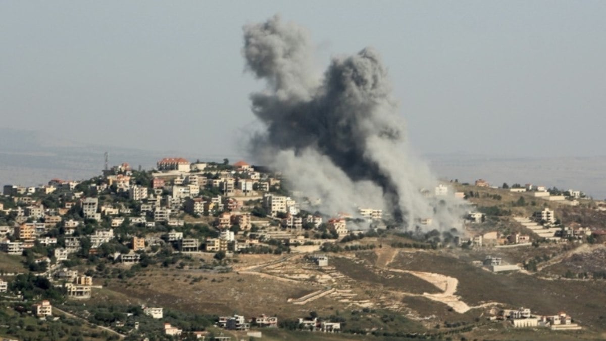 Dois mortos e incêndios florestais no Líbano posteriormente bombardeios israelenses