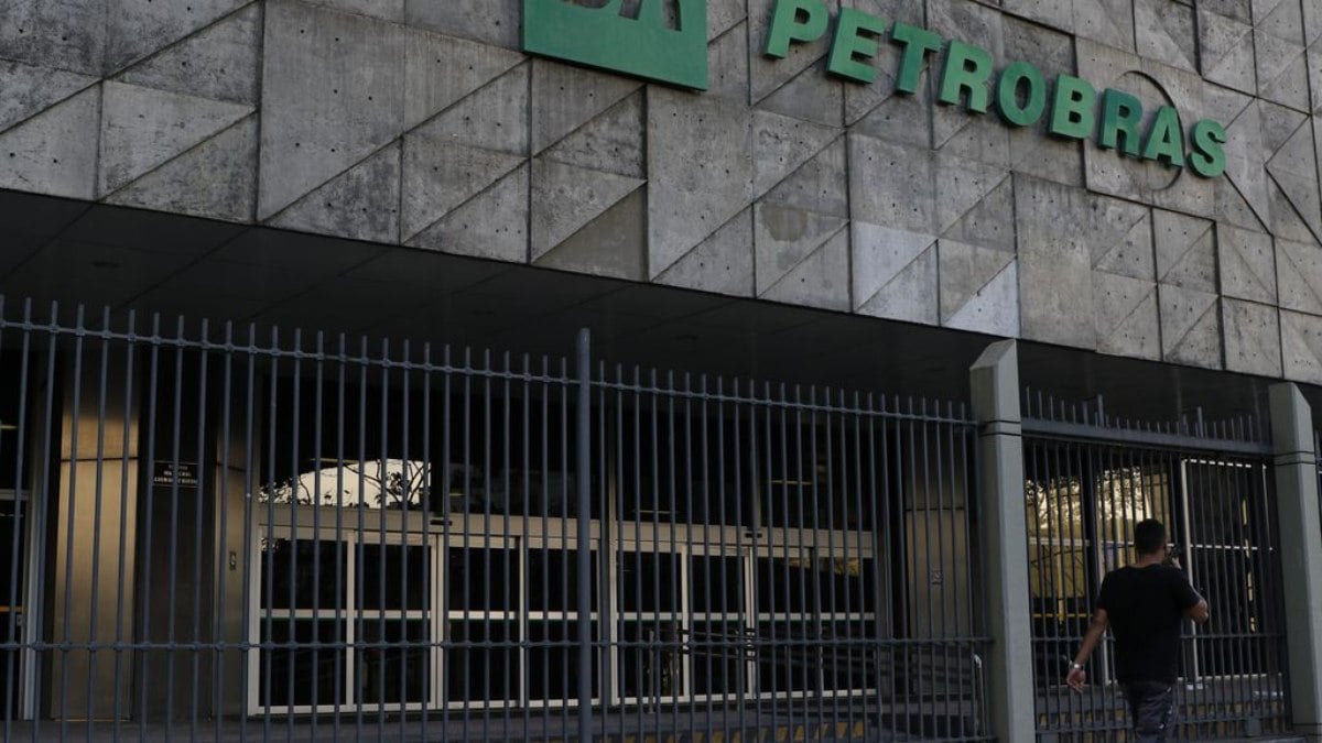 Petrobras atinge recorde de mulheres na diretoria; veja salários