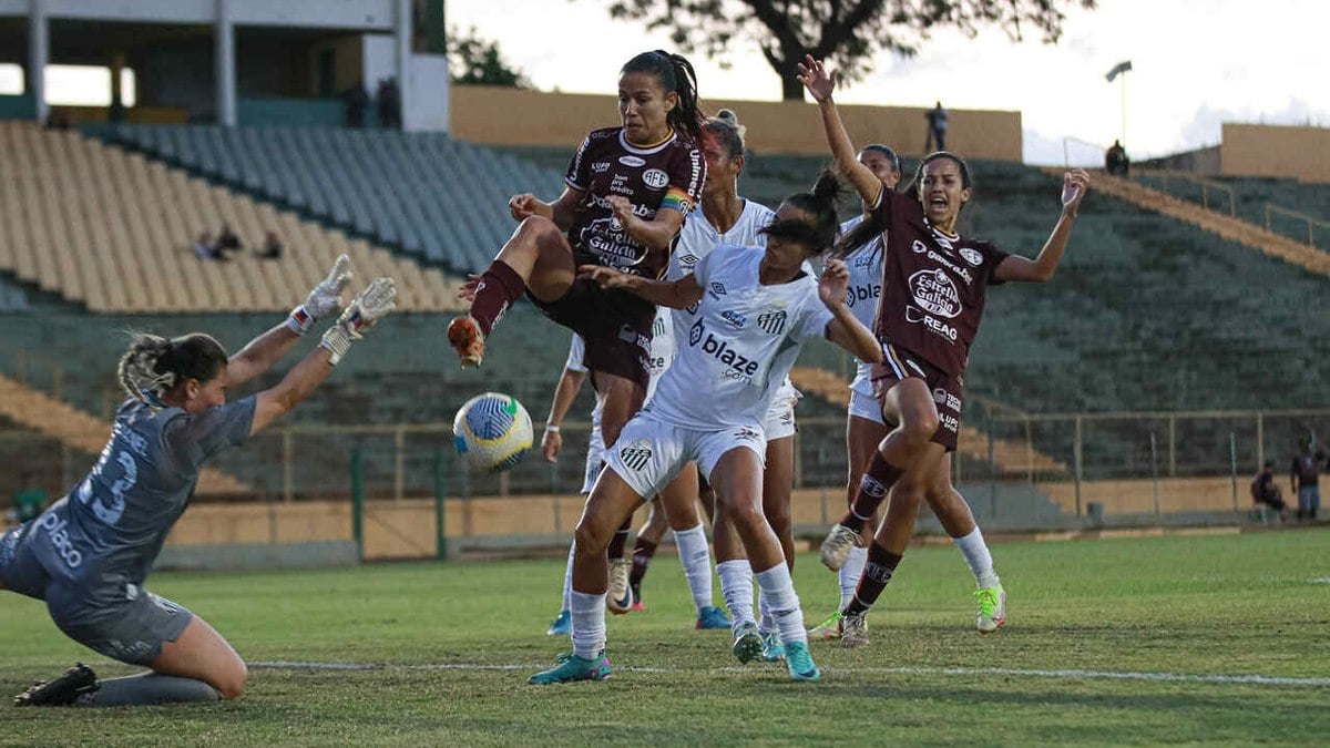 Ferroviária vence e crava sexta guião seguida do Santos