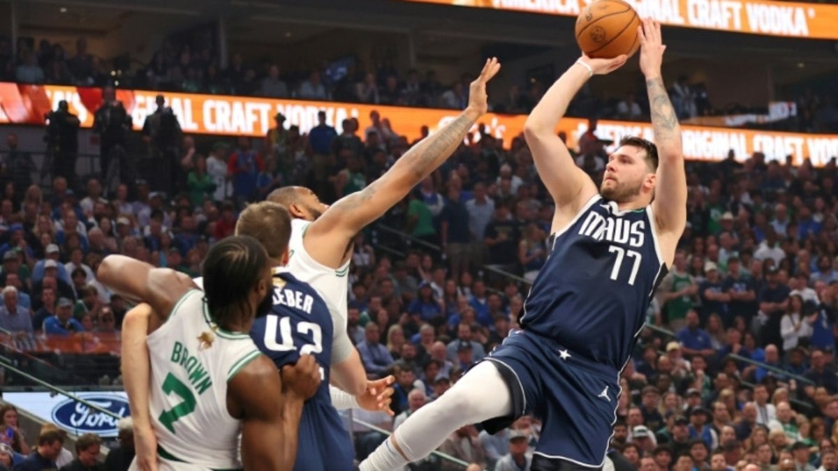 Mavericks vencem Celtics (122-84) e evitam varrida nas Finais da NBA