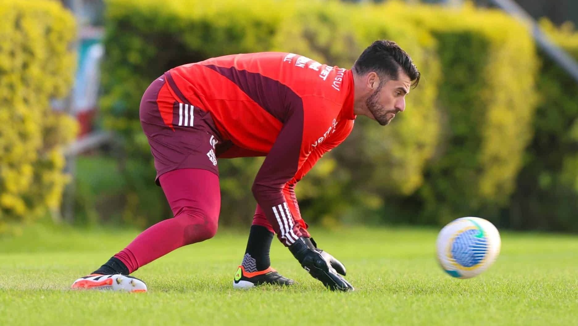 ‘Manifestação’ aos 38 anos, goleiro agradece Internacional por tê-lo ‘aceitado’