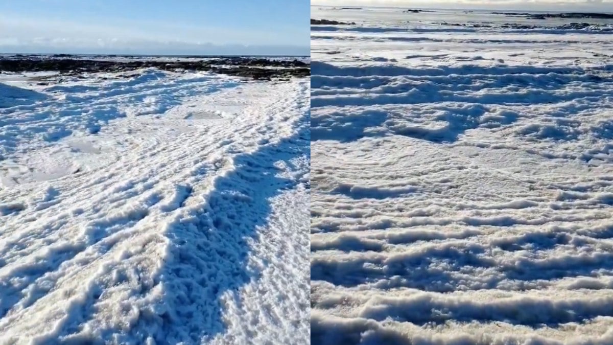 ondas do mar são congeladas na Terreno do Queimação