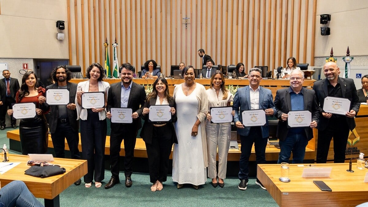 Assembleia Legislativa do DF homenageia jornalistas com moções de preconização