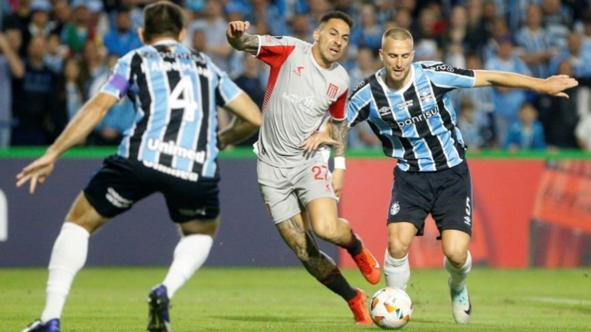 Grêmio empata com Estudiantes (1-1) e passa em 2º do Bando C da Libertadores