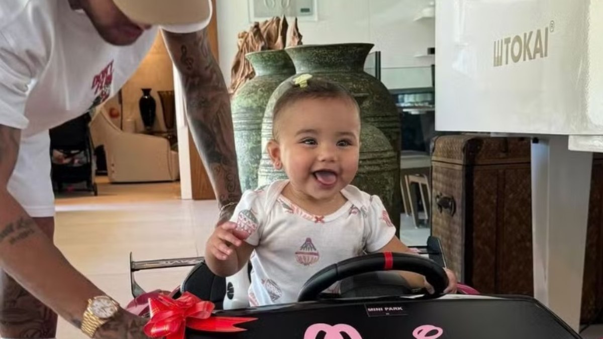 Saiba quanto custa a mini Lamborghini dada por Neymar à Mavie