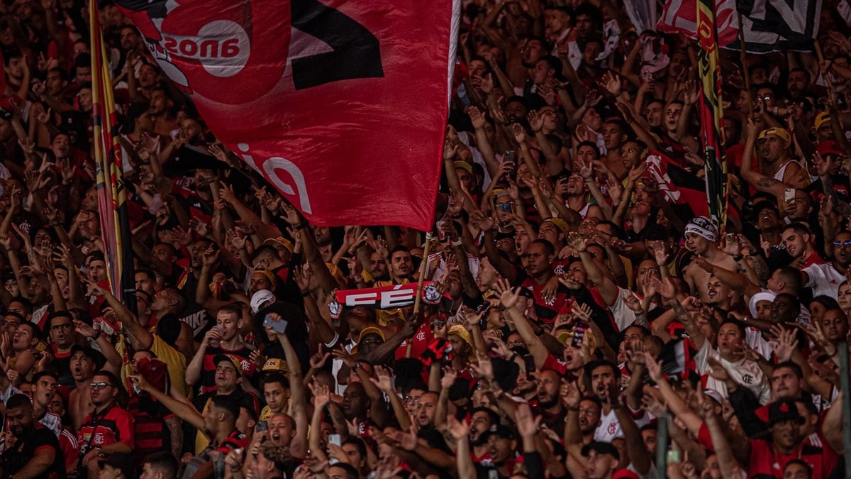 Flamengo é multado pela Conmebol em jogo contra o Bolívar