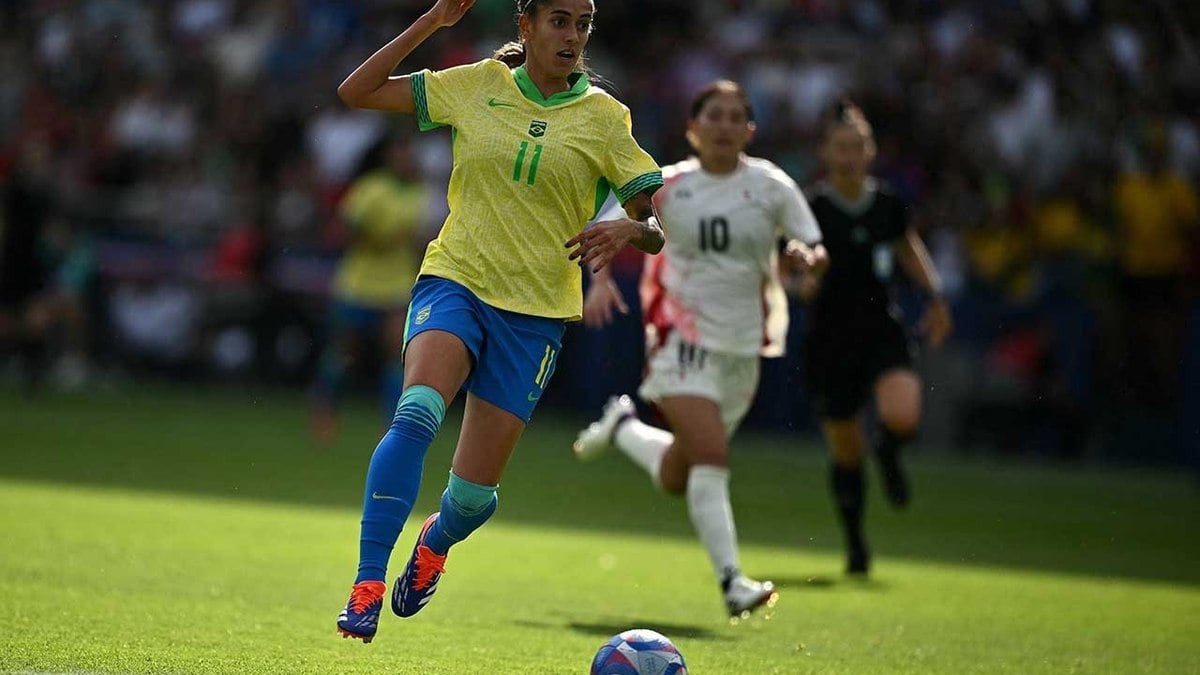 Brasil leva dois gols nos acréscimos e perde para o Japão no futebol feminino