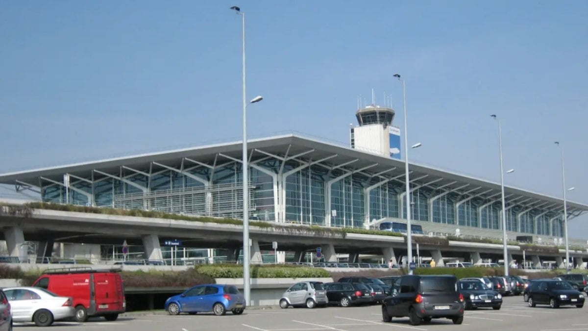 aeroporto franco-suíço é excretado depois sabotagem nos trens da França