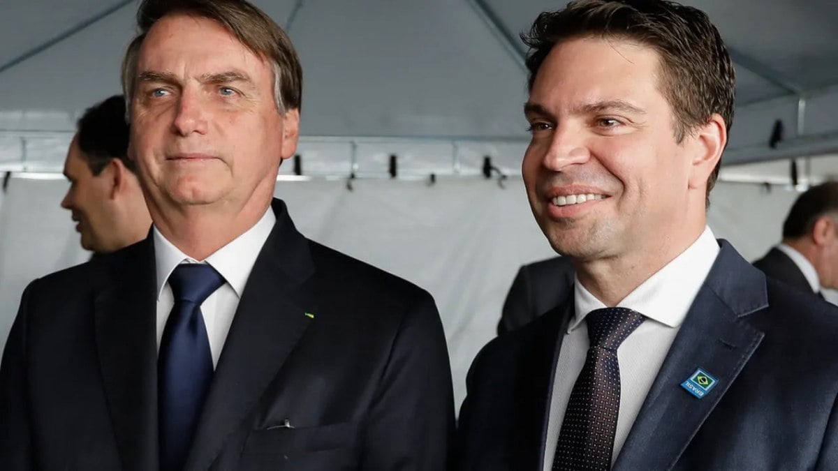 PF encontra áudio entre Bolsonaro e Folhagem para apadroar Flávio em acontecimento da ‘rachadinha’