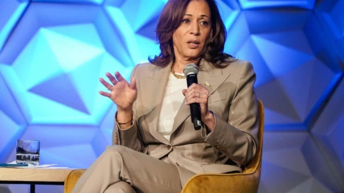 Kamala Harris exercita malabarismo político enquanto Biden segue cambaleante