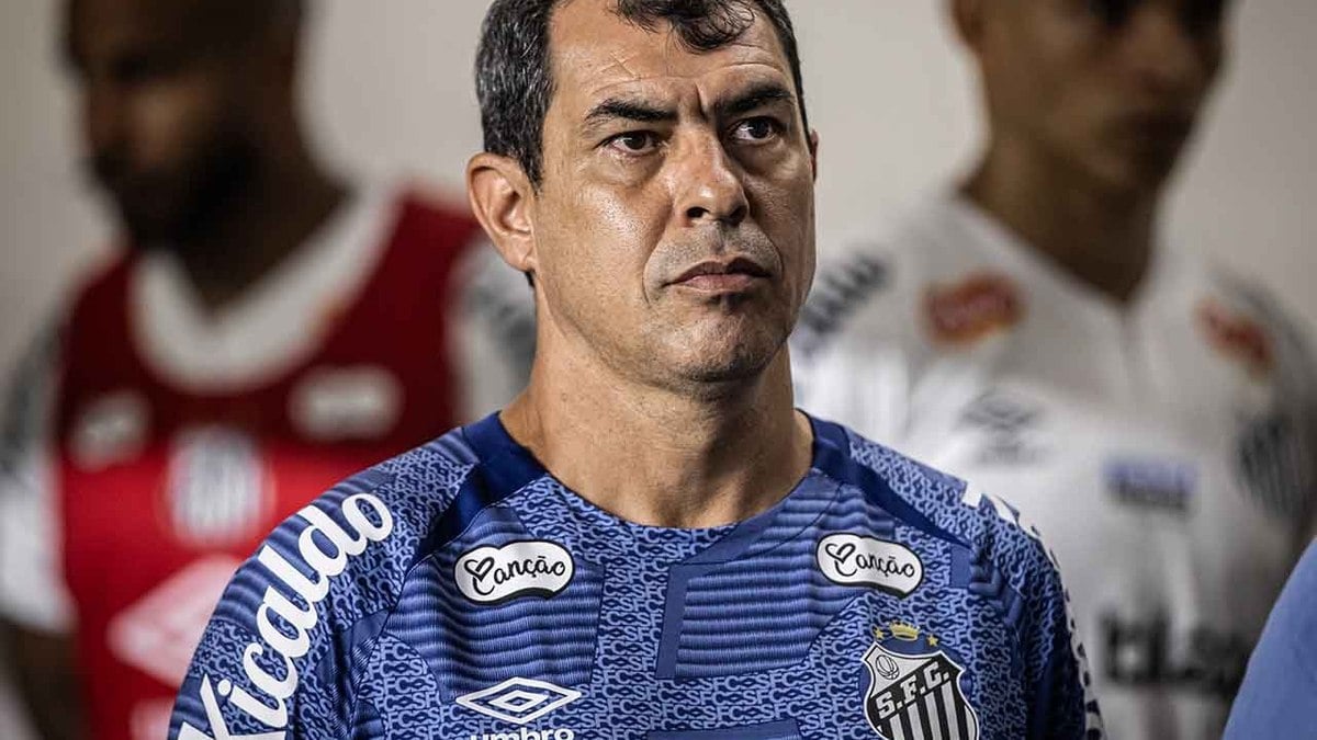 Corinthians quer Carille e vai mendigar aval do Santos para arrancar conversas