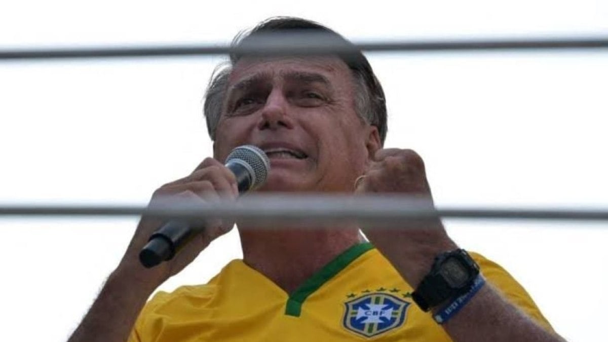 Bolsonaro critica relatório da PF que o indiciou no facto das joias