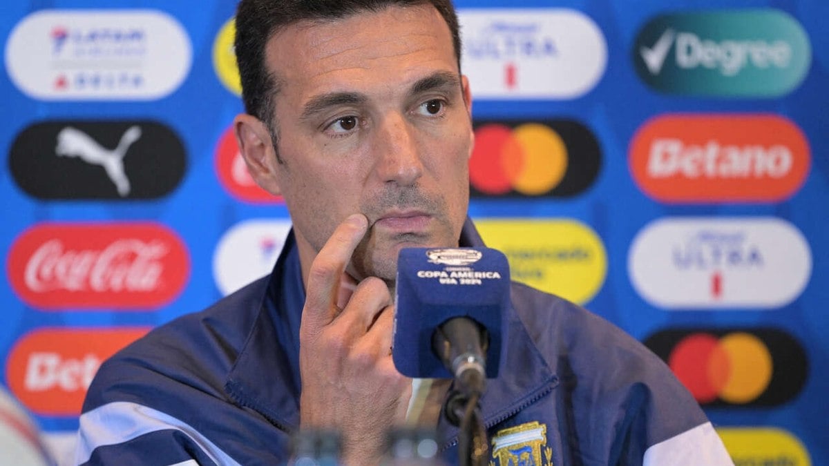 Scaloni destaca classificação da Argentina e diz que tentará sustentar Di María na seleção