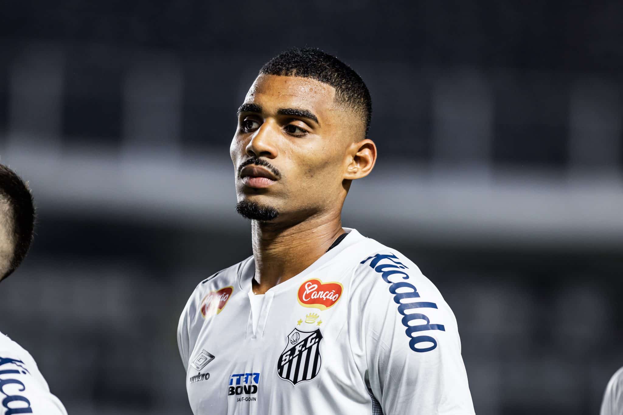 Por que Joaquim ficou no banco de reservas do Santos contra a Chapecoense?