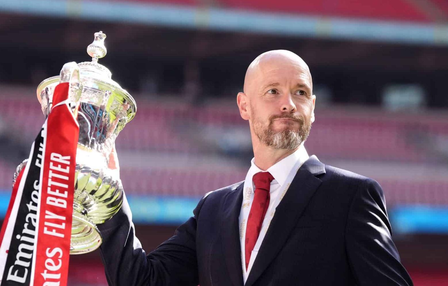 Erik ten Hag sobrevive a período caótica e renova seu conexão com o Manchester United até 2026