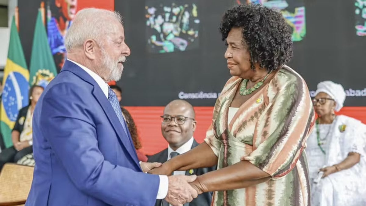 Lula homenageia Benedita posteriormente Zambelli chamá-la de ‘Chica da Silva’