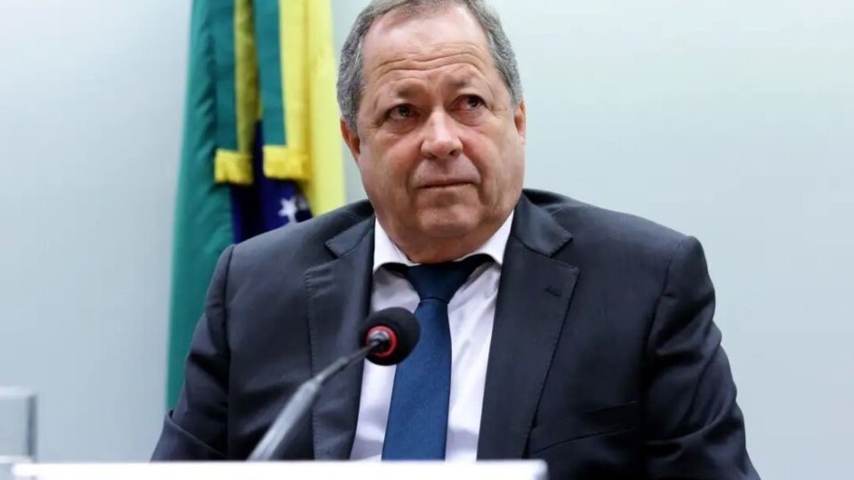 Agarrado, Chiquinho Brazão tem largo ‘casualidade de padecimento inesperado’, diz relatório galeno