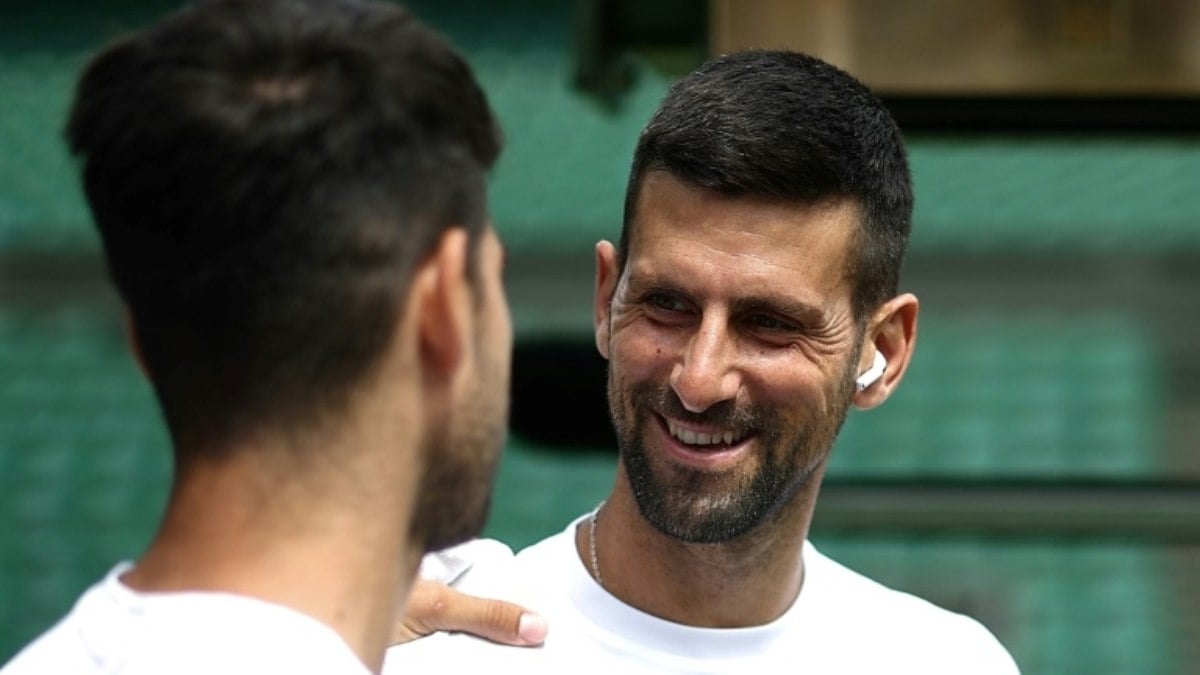 Alcaraz conserva seu trono em Wimbledon; Djokovic disputa lã epígrafe em seguida ferida