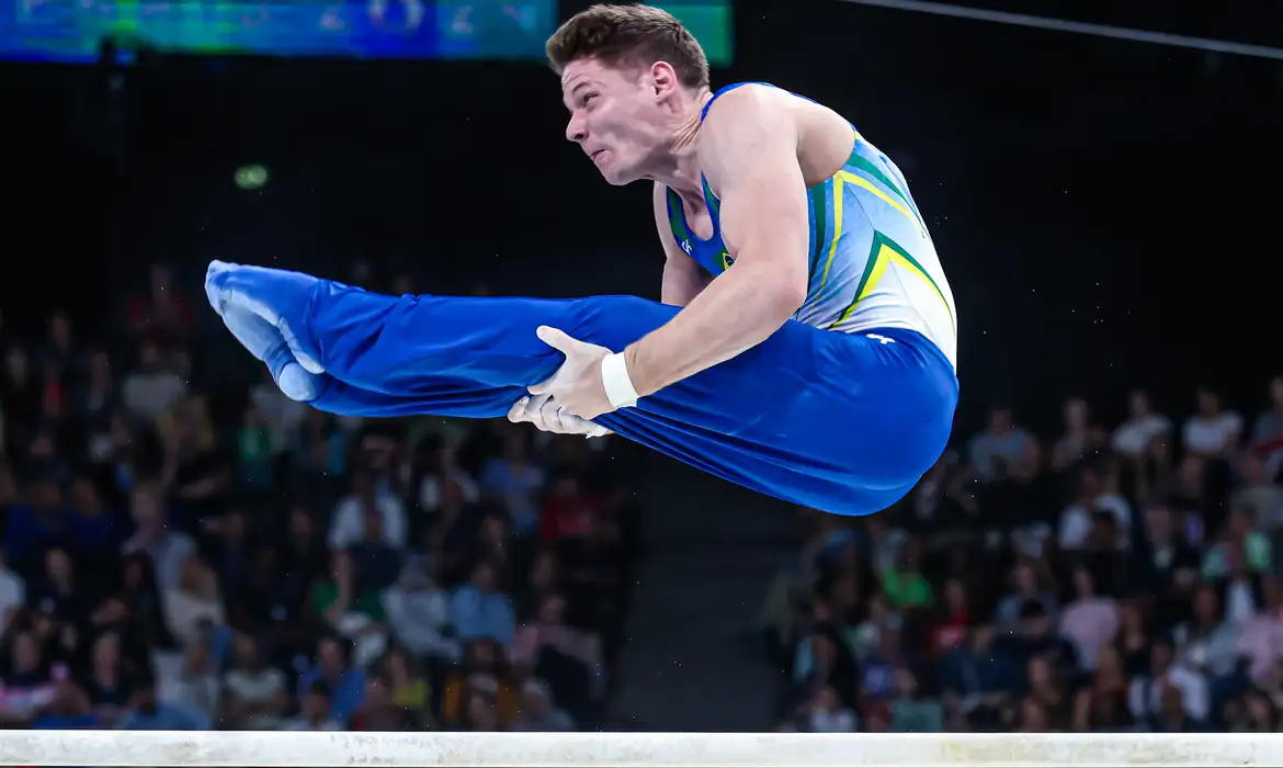 Olimpíadas de Paris: Diogo Soares avança à final da ginástica artística masculina