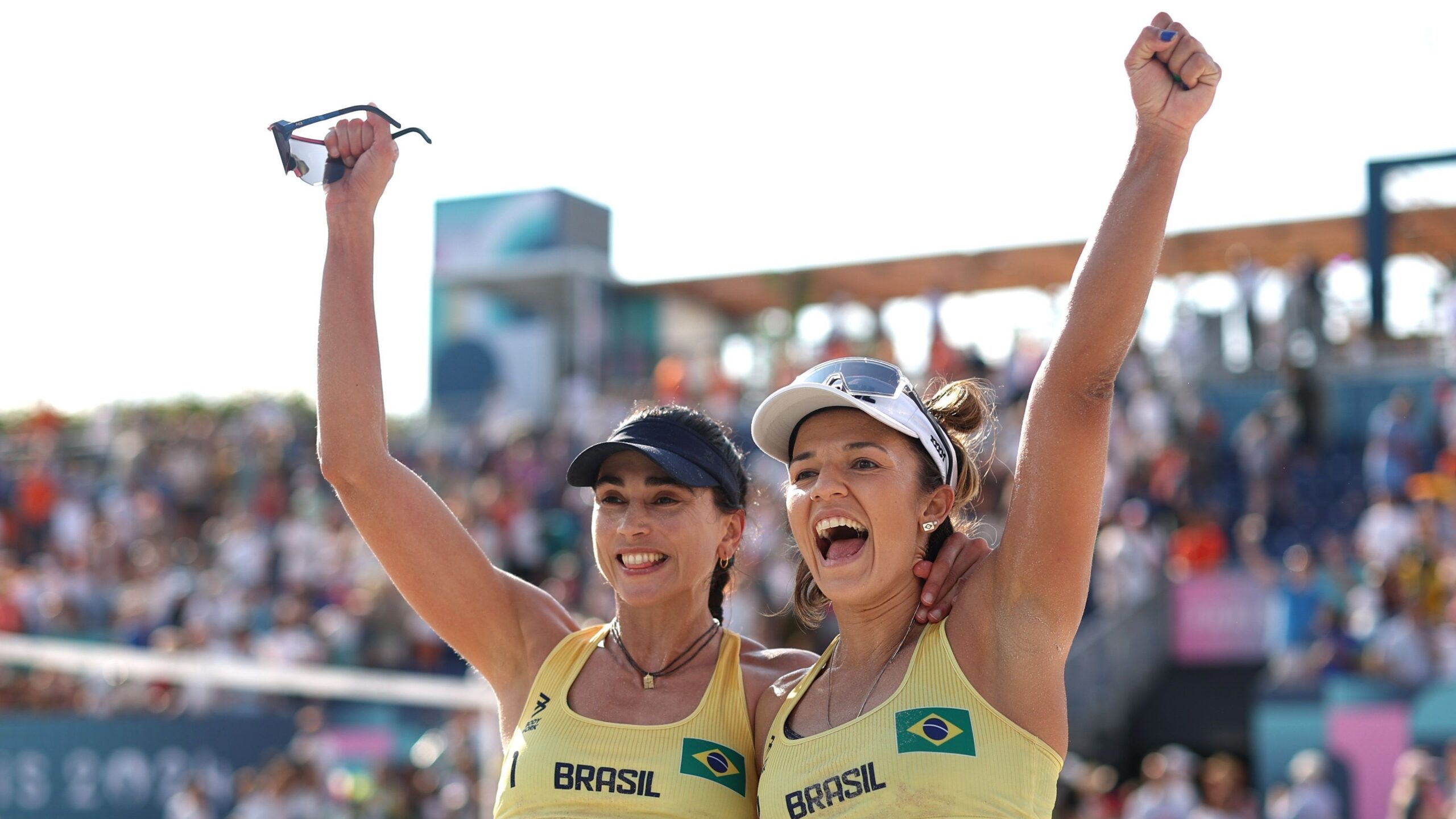 Olimpíada: Bárbara e Carol vencem holandesas no vôlei de litoral