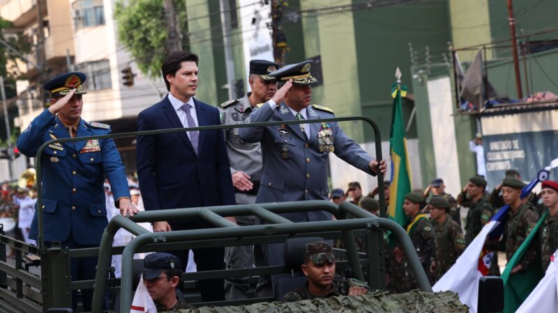 Daniel Vilela participa de desfile do 7 de Setembro