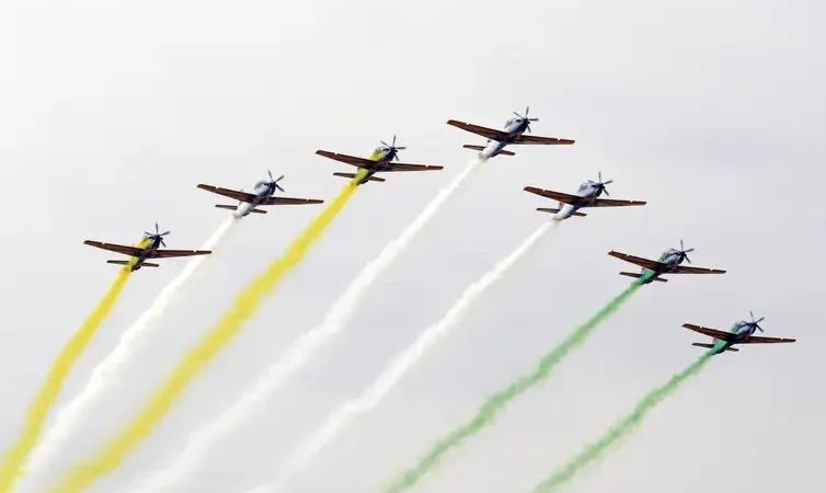 Desfile em Brasília destaca democracia e independência do Brasil