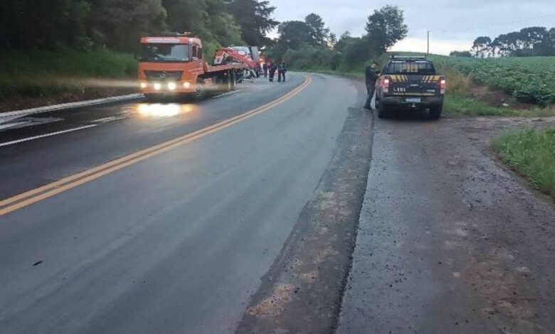 Socorristas e paciente morrem em seguida acidente entre ambulância e caminhão no PR Socorristas e paciente morrem em seguida acidente entre ambulância e caminhão no PR