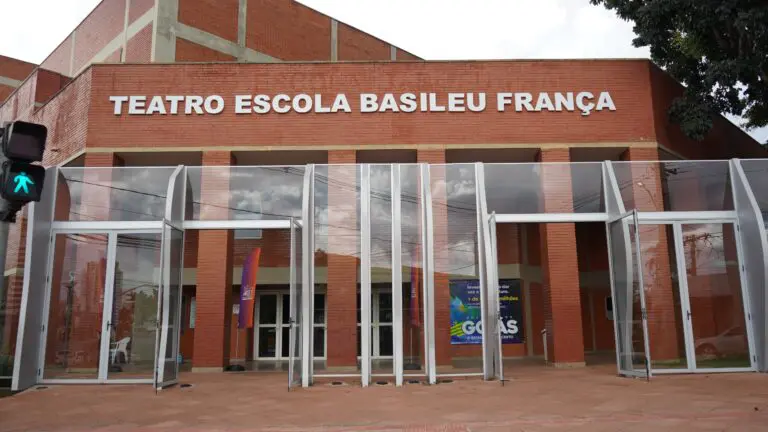 Basileu França abre vagas para cursos em artes Basileu França abre vagas para cursos em artes