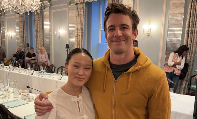 “Bridgerton“: Netflix divulga foto do parelha da quarta fase “Bridgerton“: Netflix divulga foto do parelha da quarta fase