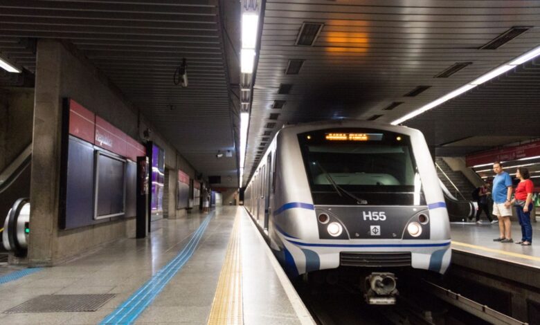 Risca 1-Azul do Metrô é fechada devido às fortes chuvas em SP Risca 1-Azul do Metrô é fechada devido às fortes chuvas em SP