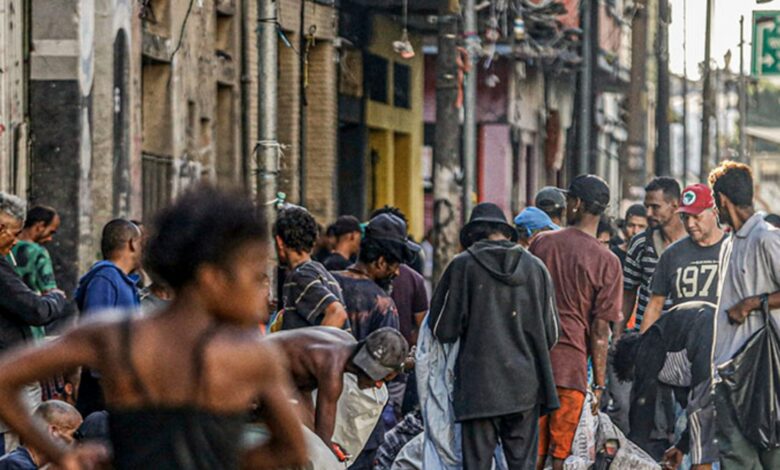 Prefeitura ergue cerca na Cracolândia Prefeitura ergue cerca na Cracolândia