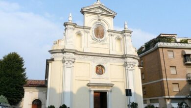 Pároco é pesquisado por decesso de bebê em catedral na Itália