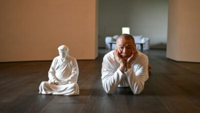 Estátuas de Trump com pose de Buda fazem vitória na China