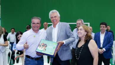 Gestão de Goiás inicia entrega kits literários e escolares