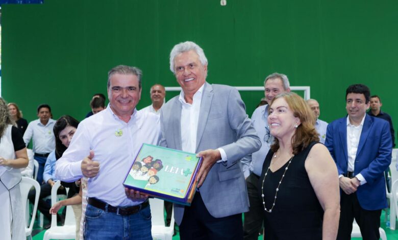 Gestão de Goiás inicia entrega kits literários e escolares