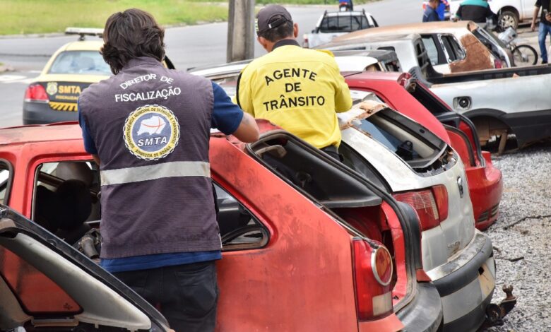 Aparecida inicia retirada de veículos abandonados das ruas