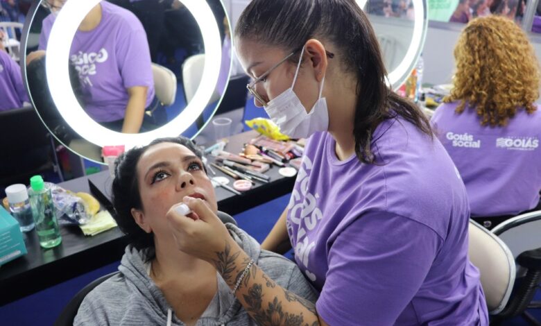 Cotecs oferecem cursos profissionalizantes para o Carnaval