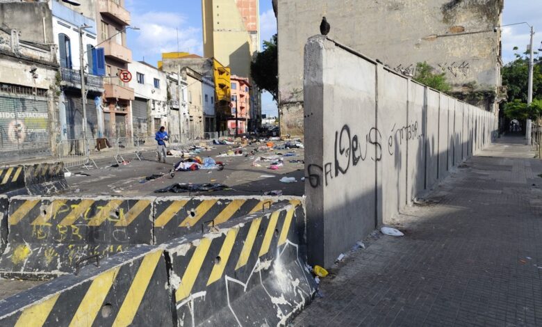 Prefeitura de São Paulo constrói murado na Cracolândia