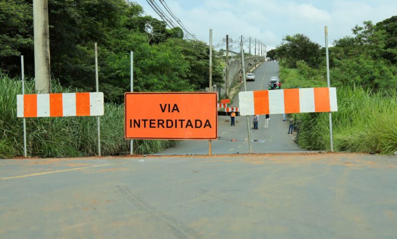 Prefeitura de Aparecida inicia acto emergencial em ponte Prefeitura de Aparecida inicia acto emergencial em ponte