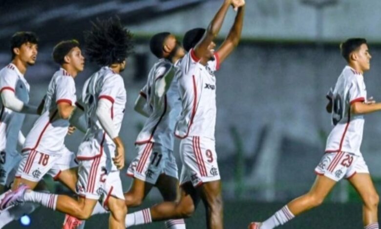 Em derradeiro desafio da período de grupos, Flamengo vence São Bernardo e avança na Copinha Em derradeiro desafio da período de grupos, Flamengo vence São Bernardo e avança na Copinha